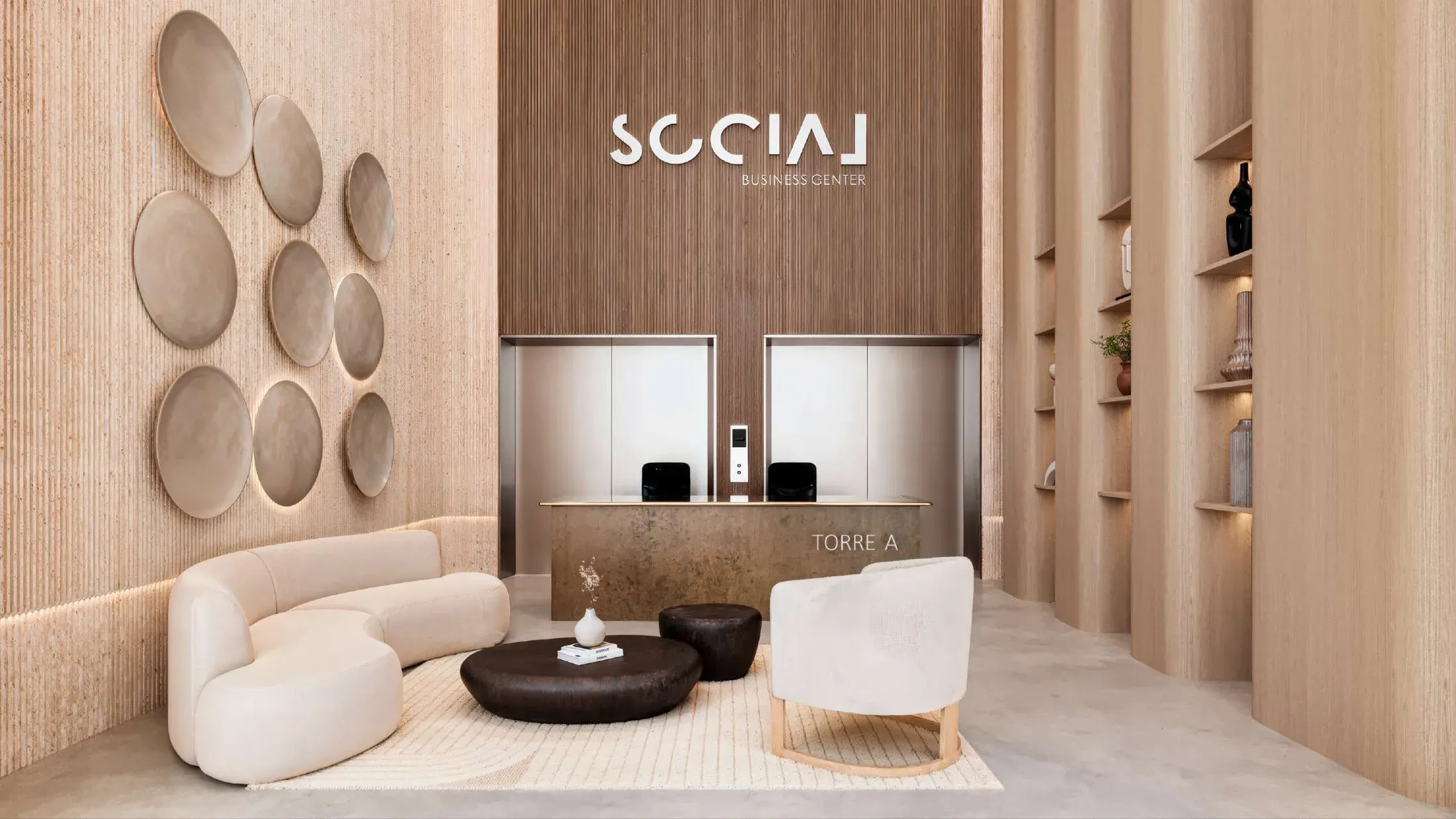 Lobby de recepción de Social Business Center